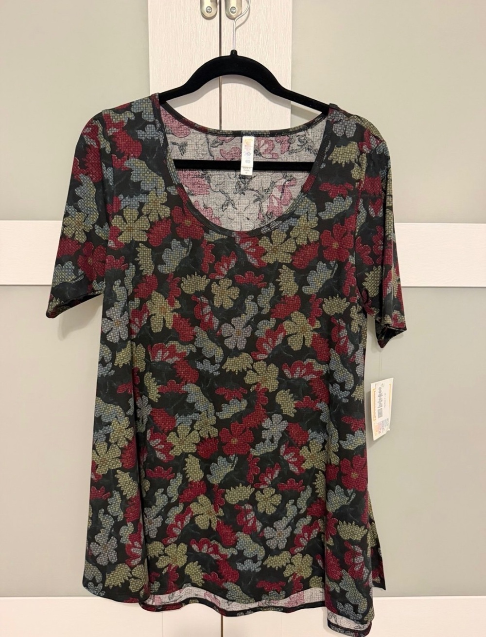 LuLaRoe Perfect T Floral Short Sleeve Top M NWT